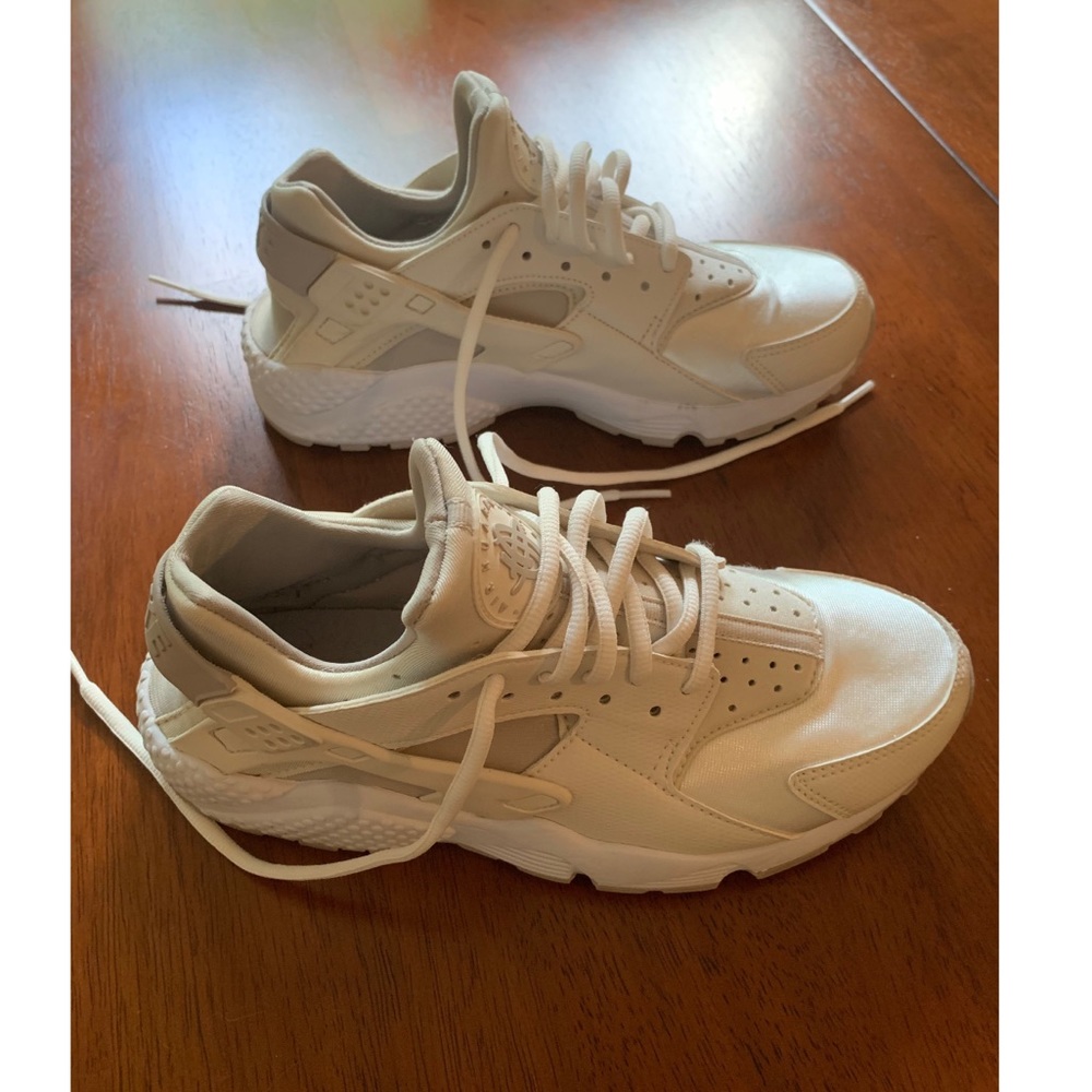 Nike Huarache women’s 7.5